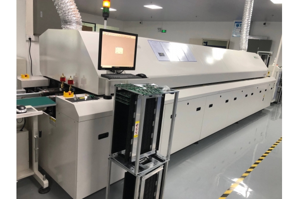 電子加工廠中貼片焊接后洗板的重要性